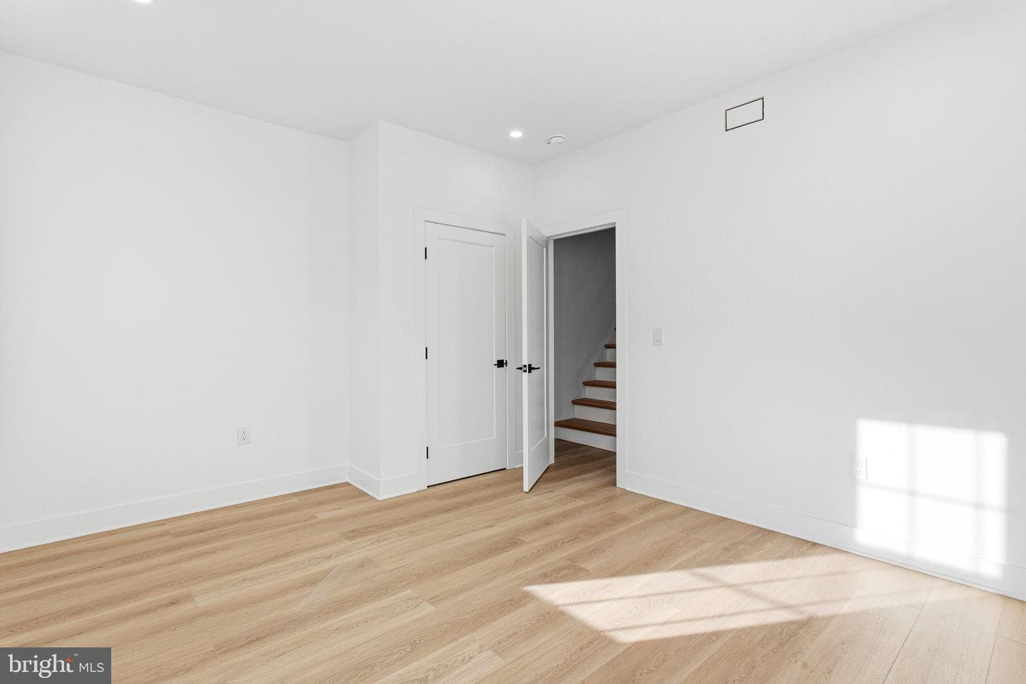 1419 Wharton Street photo 25