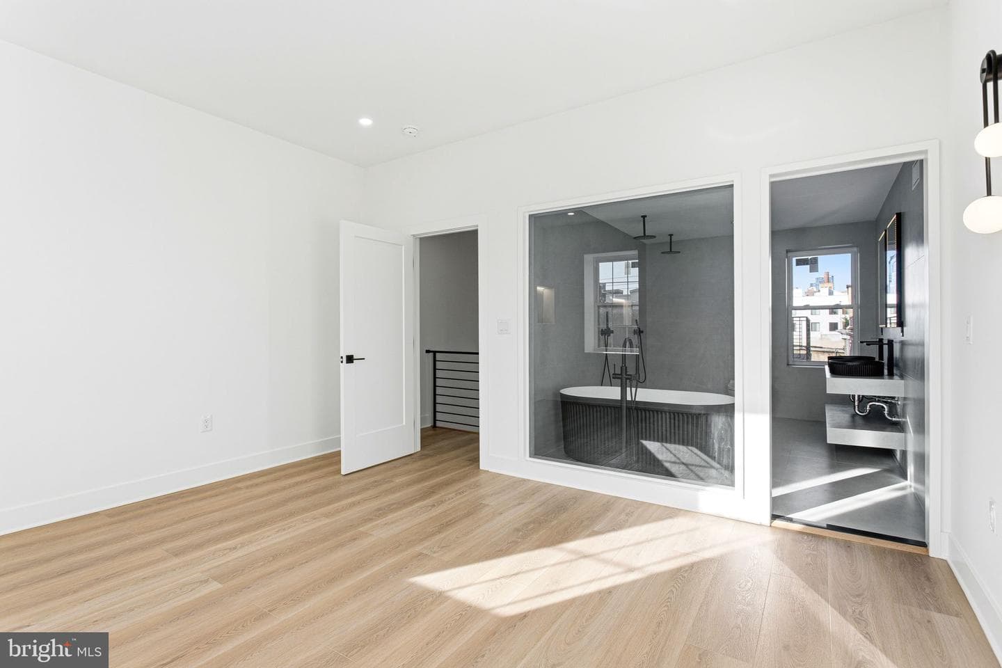 1419 Wharton Street photo 27