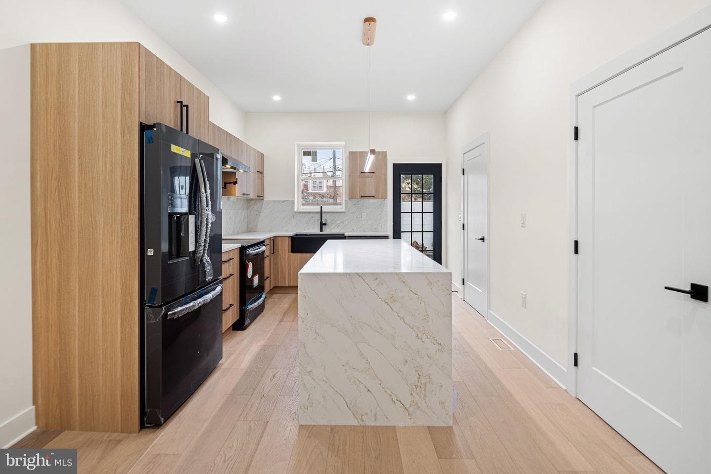 1419 Wharton Street photo 8