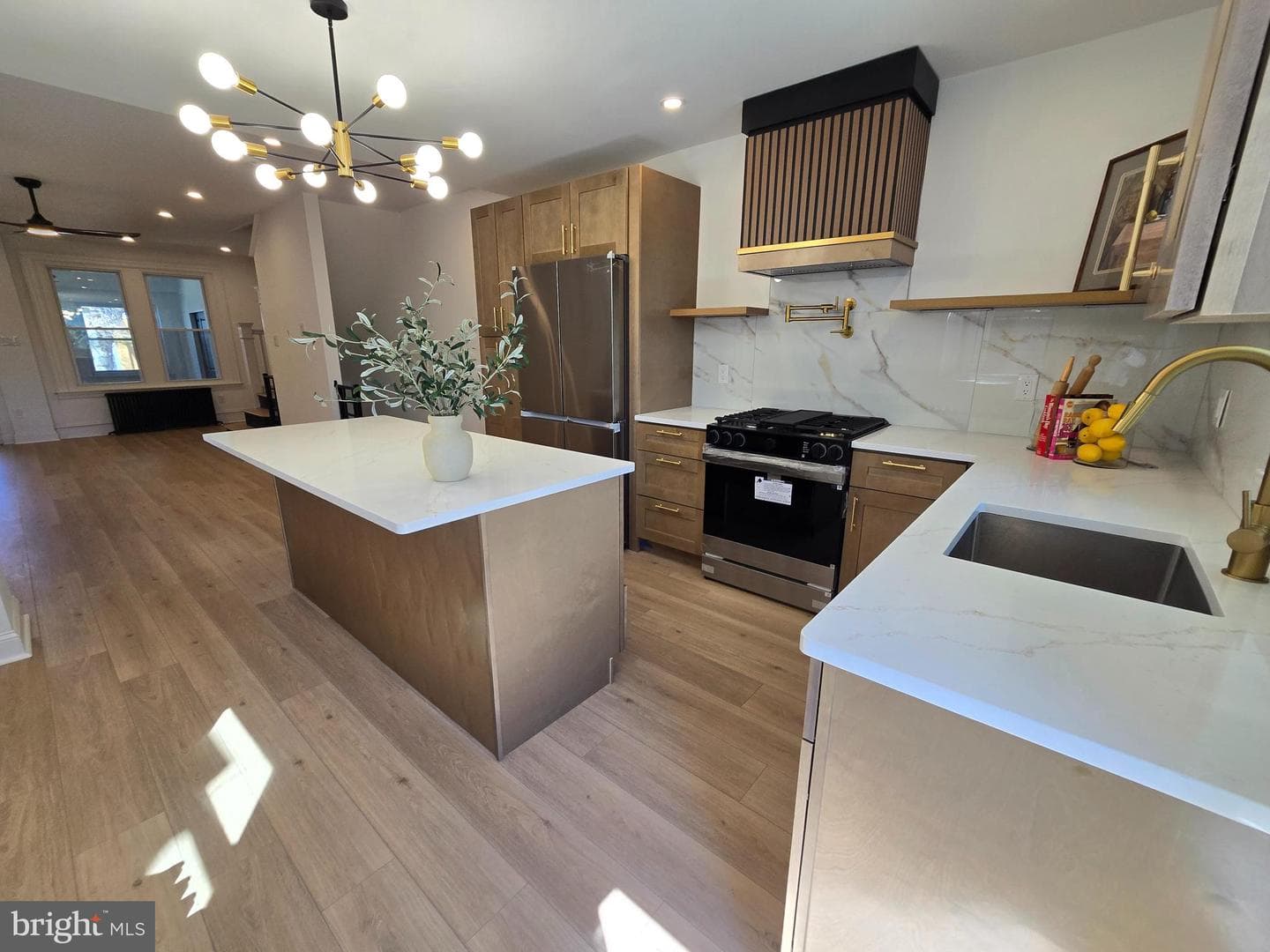 6118 Walton Avenue photo 10