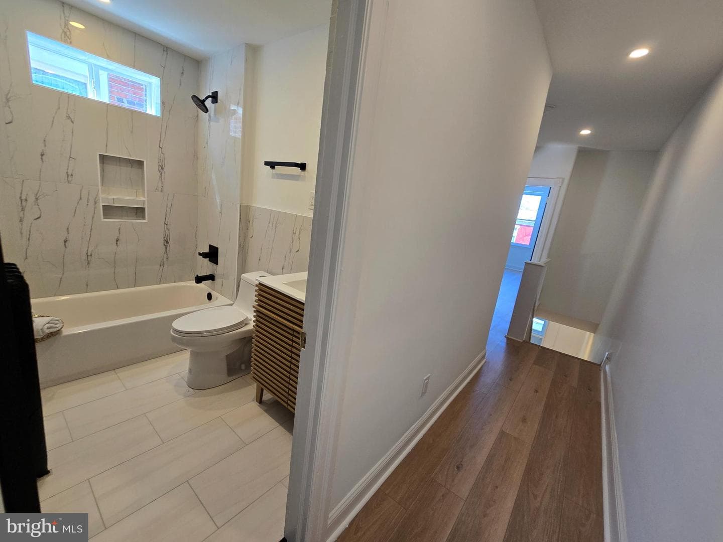 6118 Walton Avenue photo 25