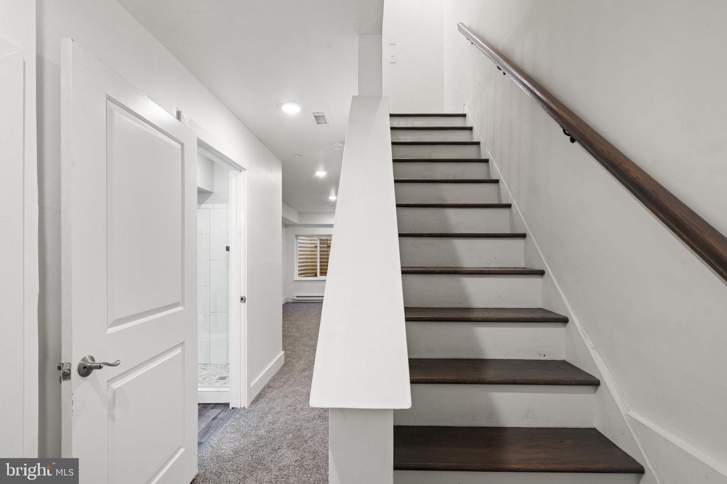 1752 Waterloo Street photo 14