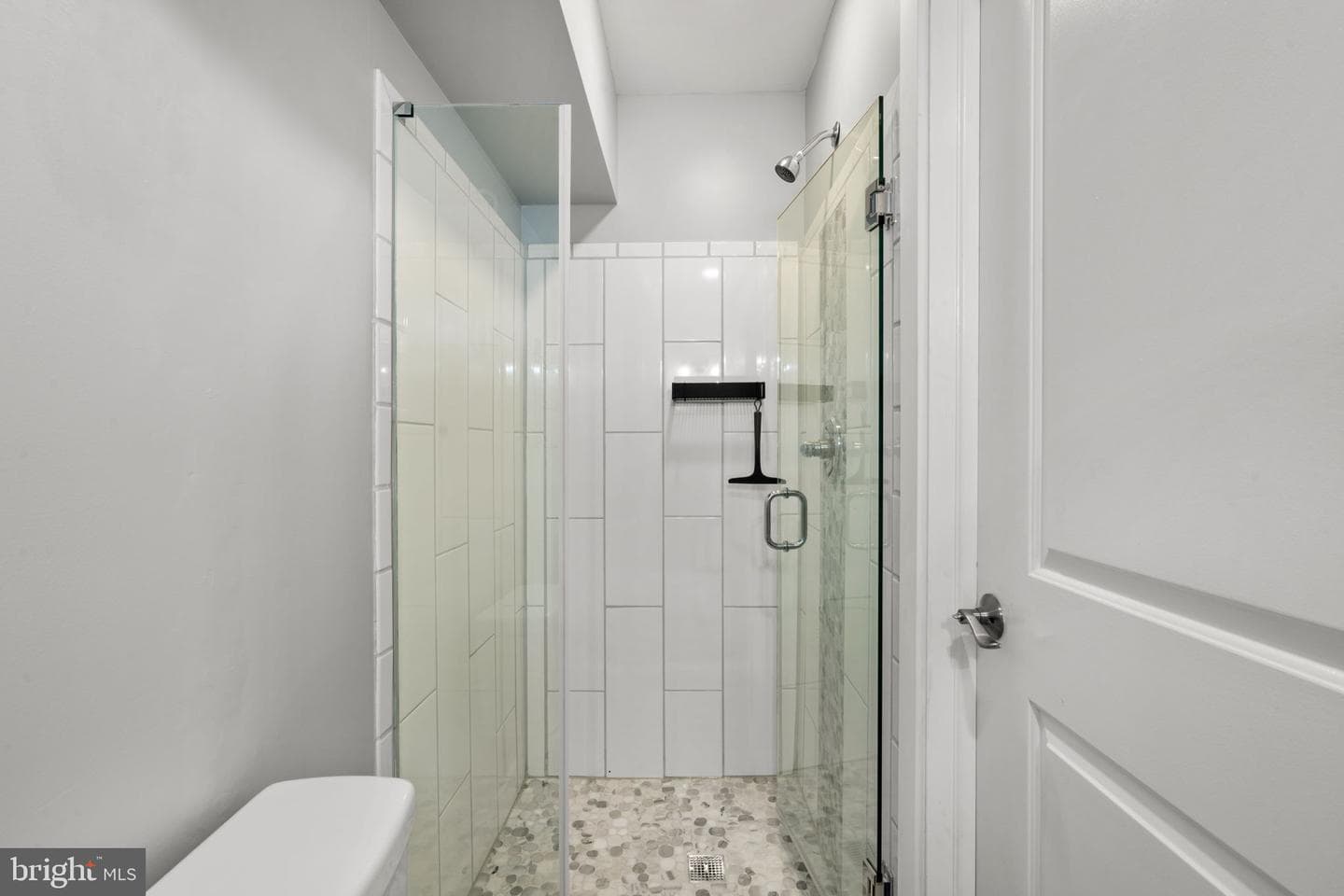 1752 Waterloo Street photo 17