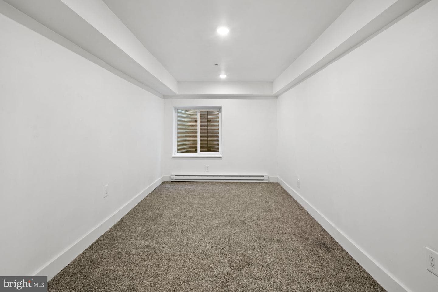 1752 Waterloo Street photo 19