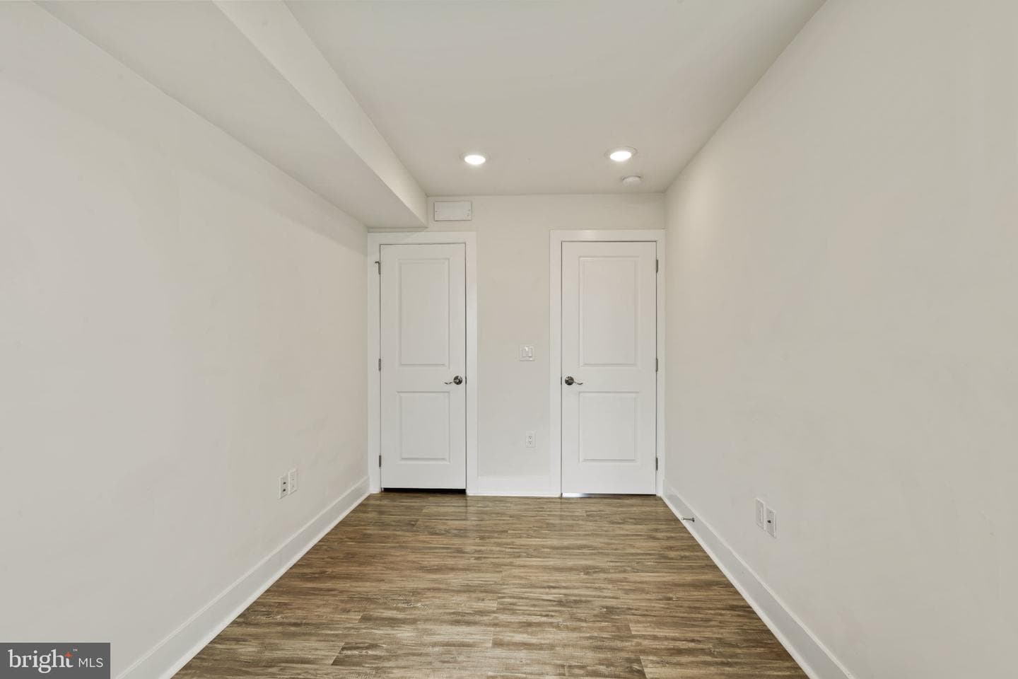 1752 Waterloo Street photo 23
