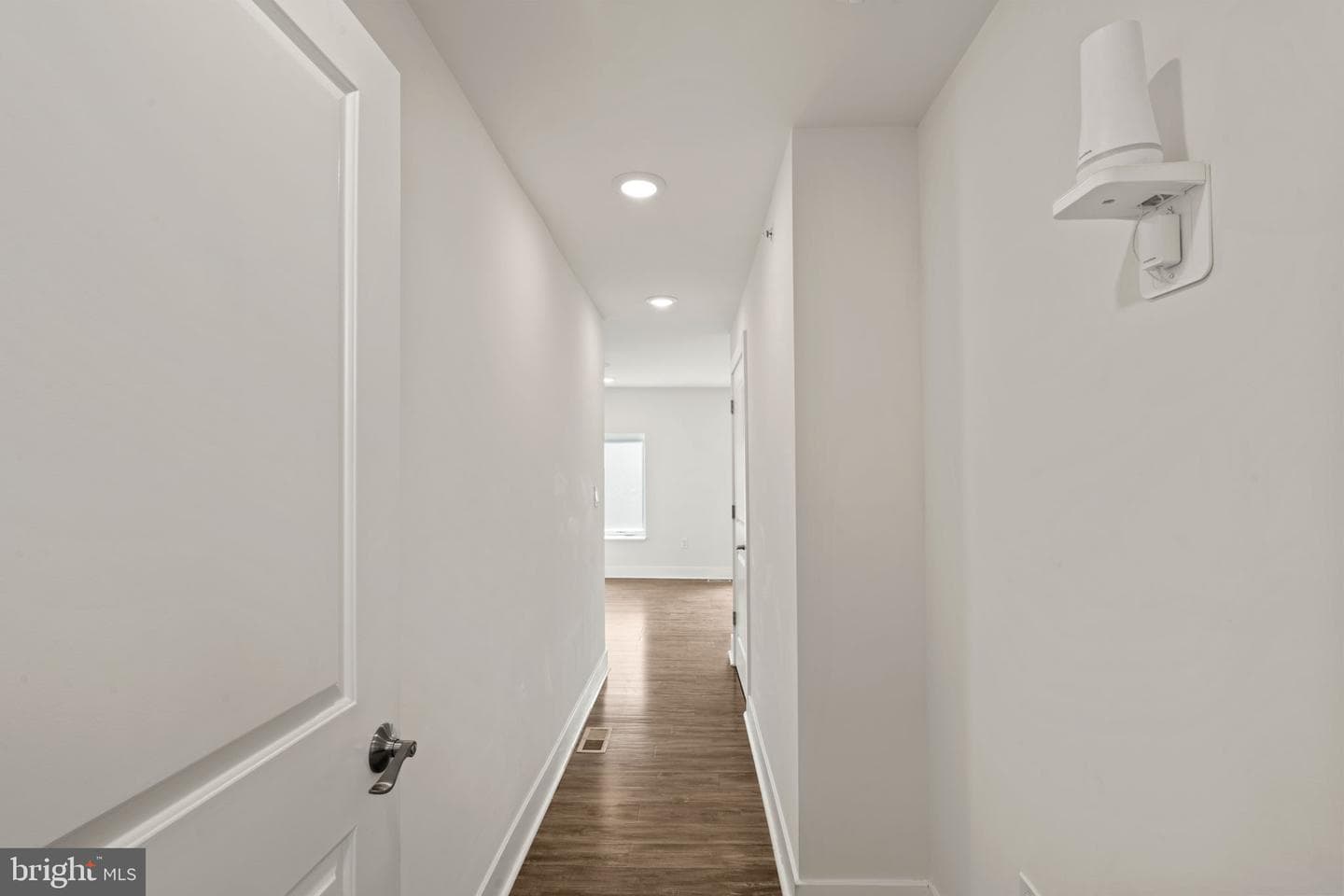 1752 Waterloo Street photo 29