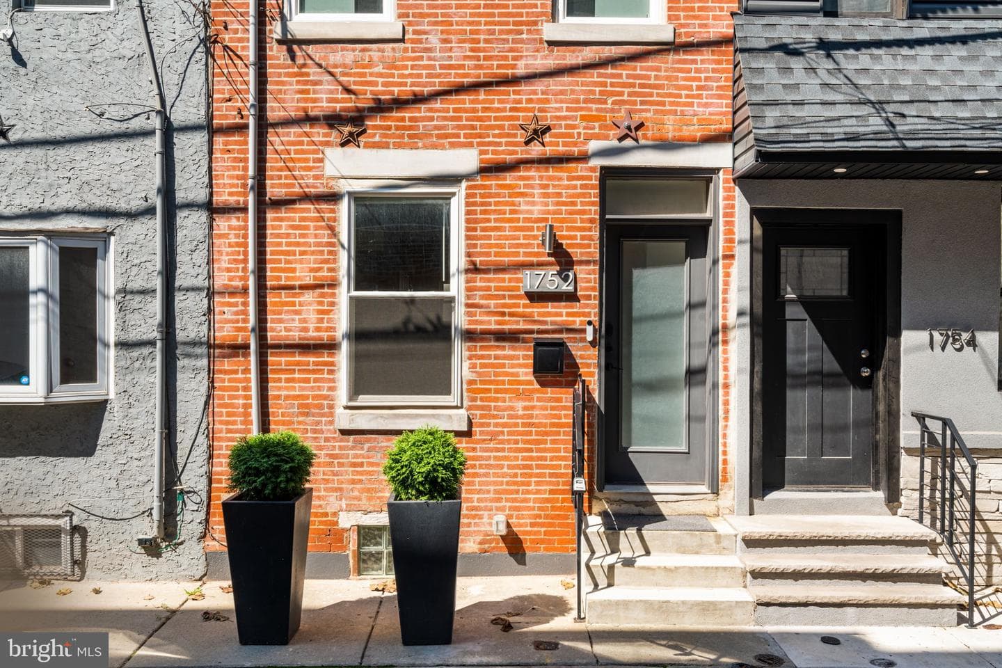 1752 Waterloo Street photo 37