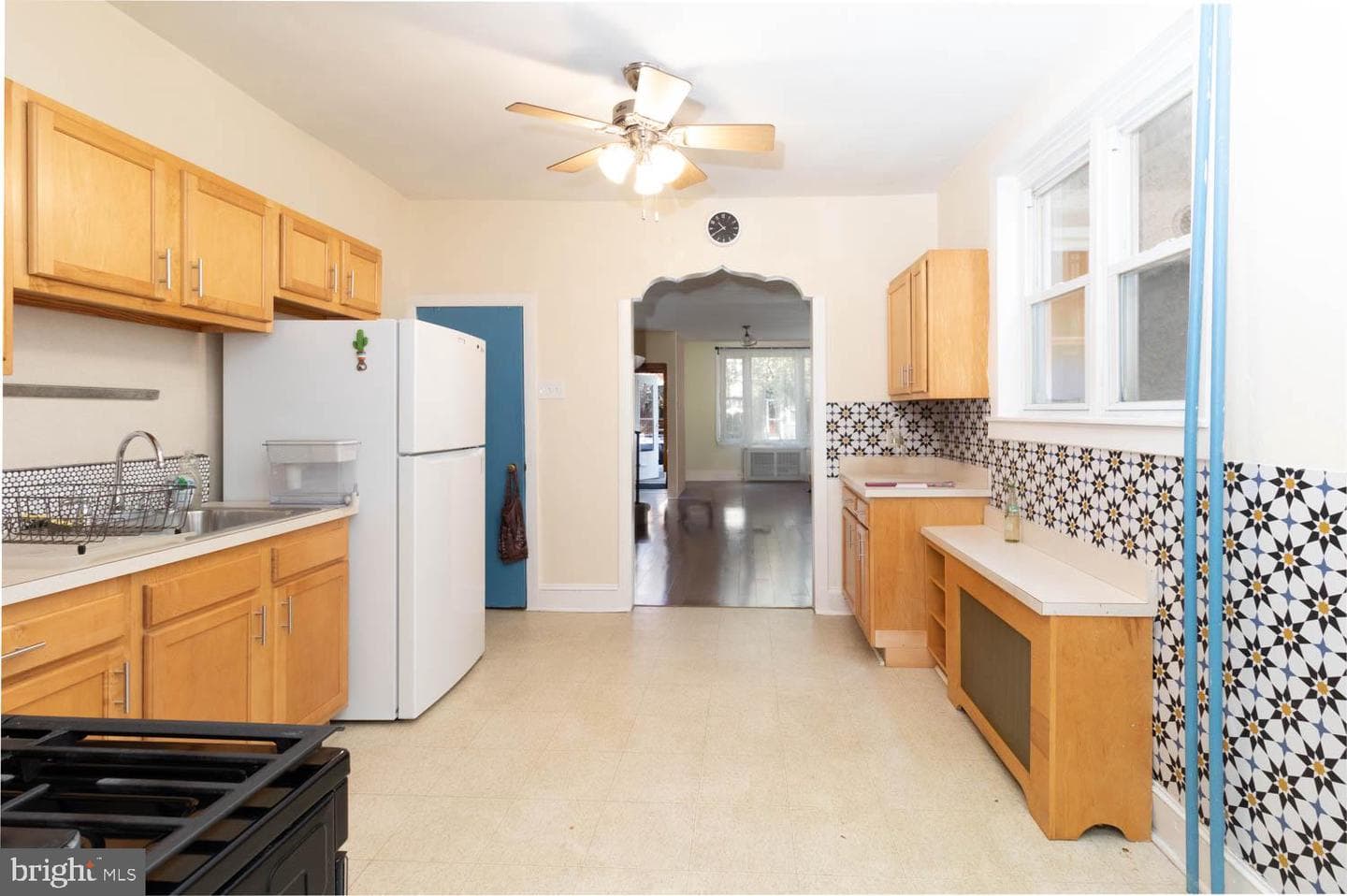 820 Tasker Street photo 9