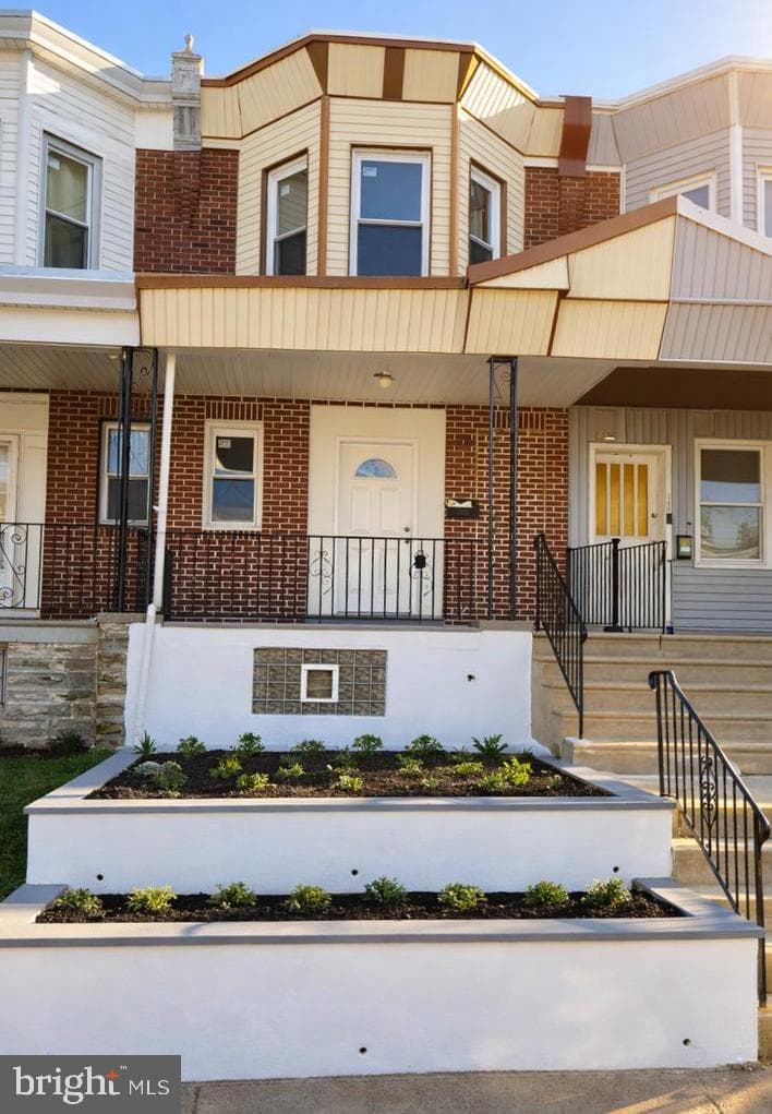 350 E Eleanor Street photo 1