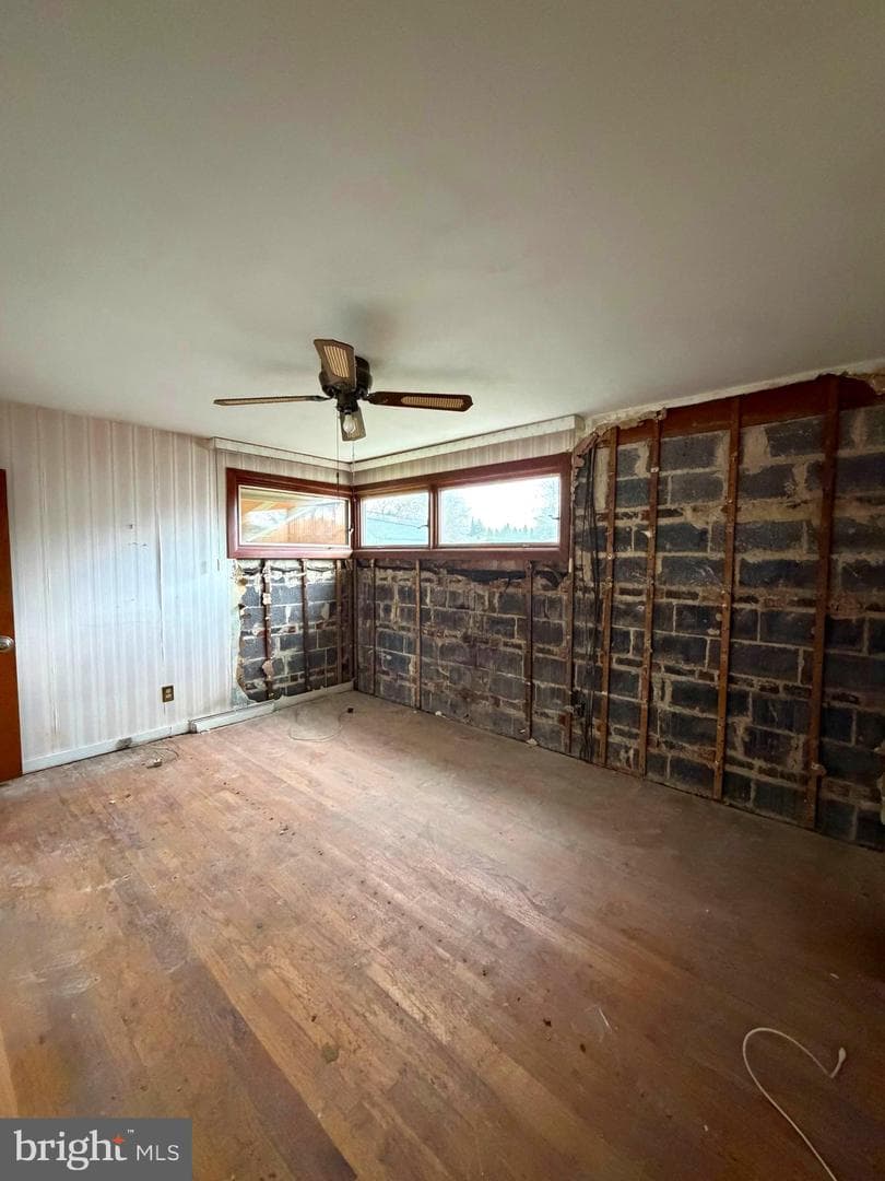 9610 Dedaker Street photo 13