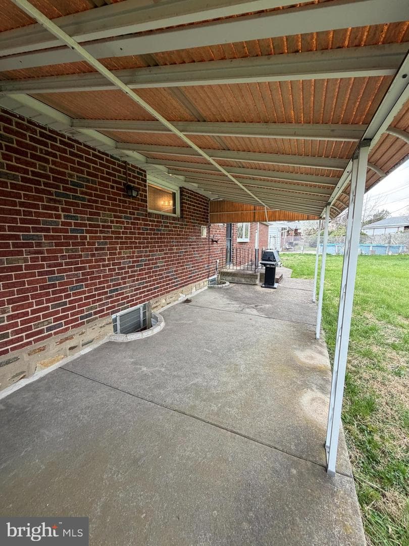 9610 Dedaker Street photo 21