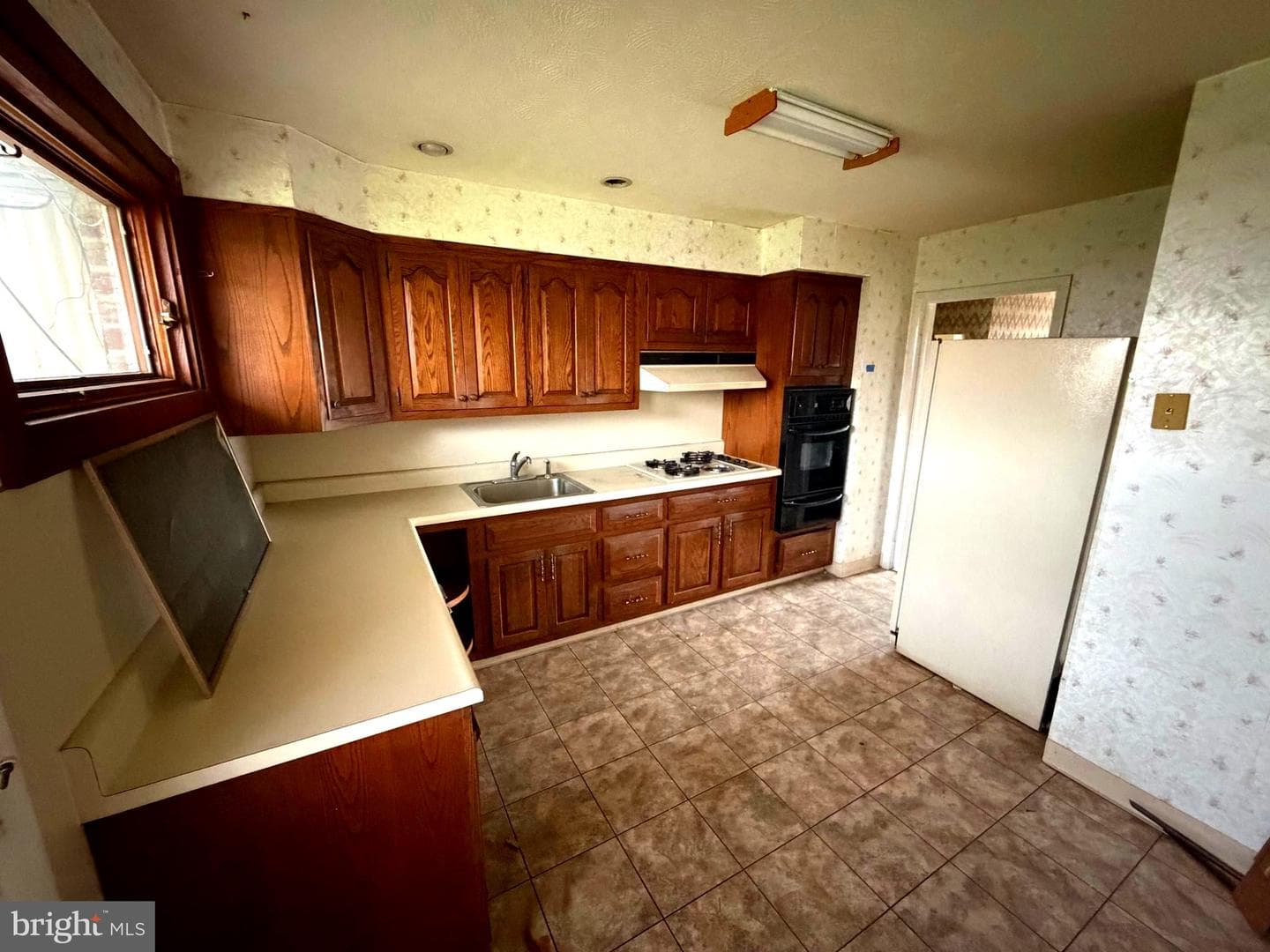 9610 Dedaker Street photo 7