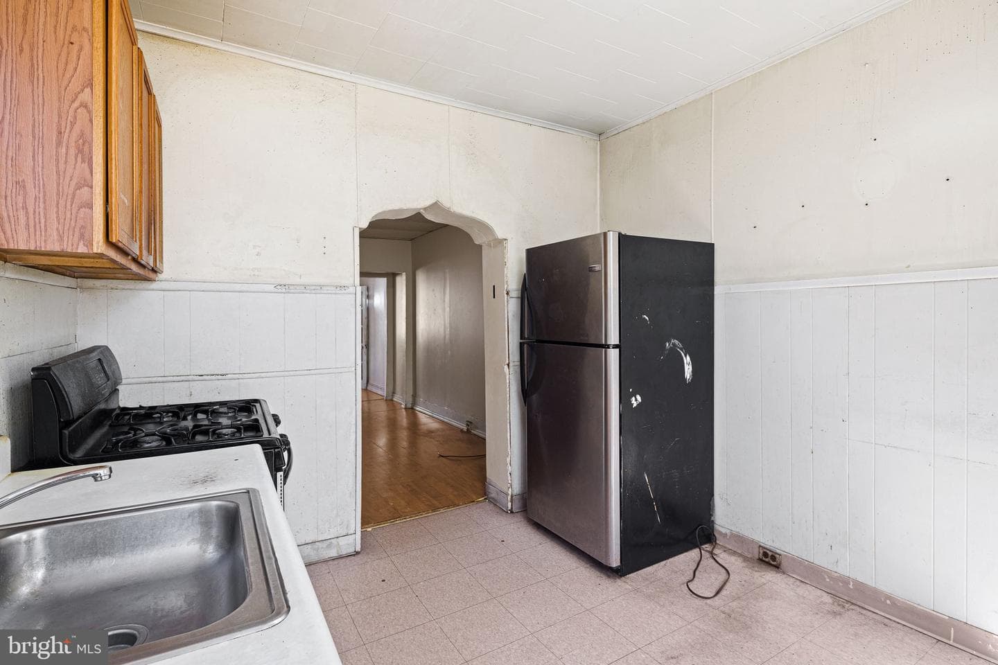 528 Dudley Street photo 10