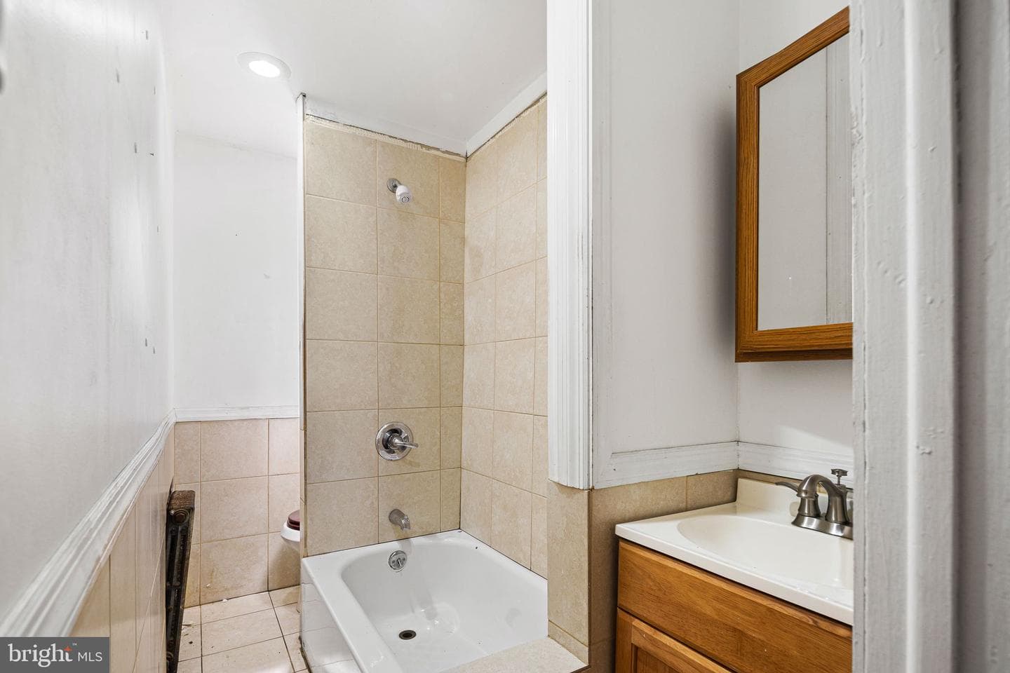 528 Dudley Street photo 13