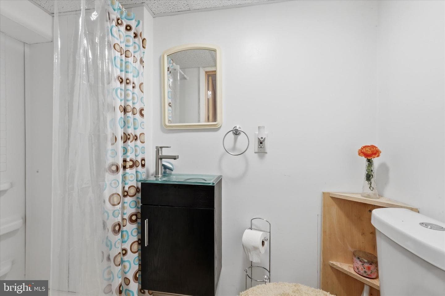 1527 N Dover Street photo 13