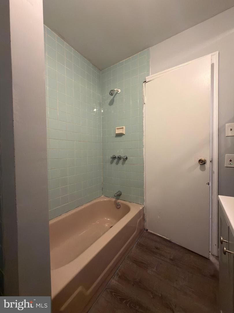 1112 W Tioga Street photo 17