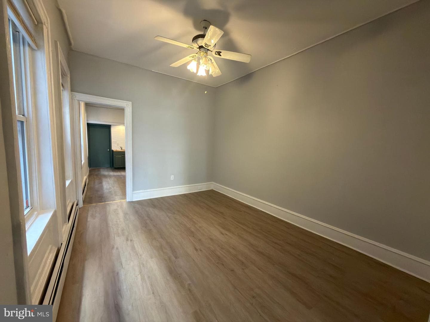 1112 W Tioga Street photo 4