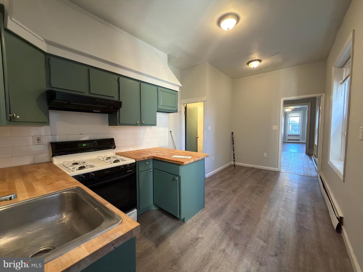 1112 W Tioga Street photo 8