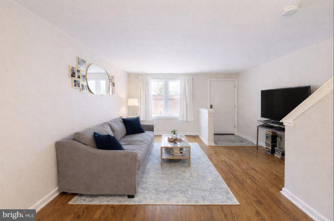 127 Sigel Street photo 2