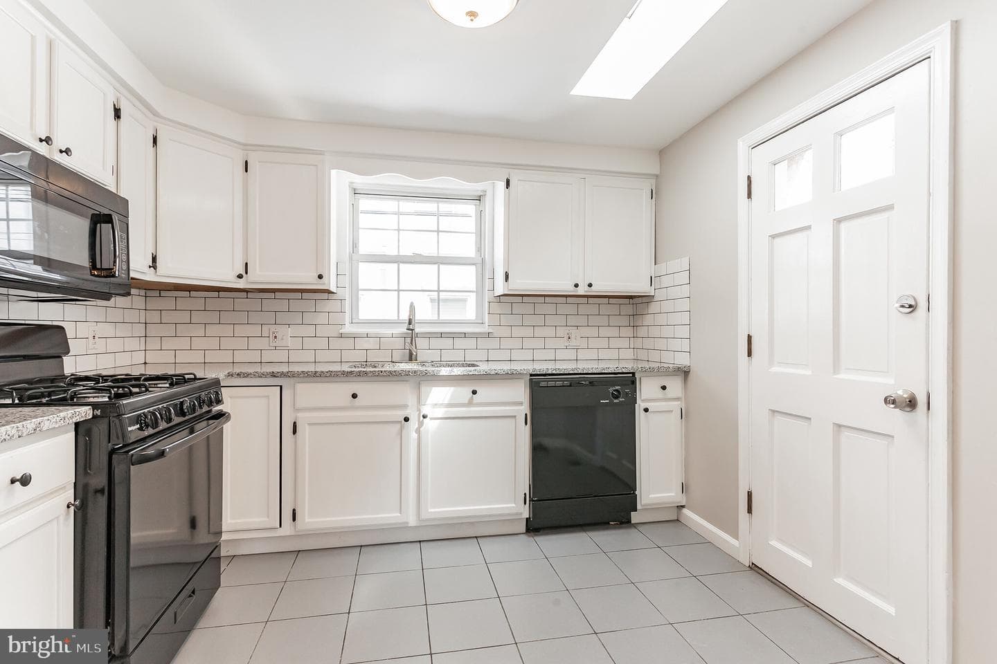 127 Sigel Street photo 6