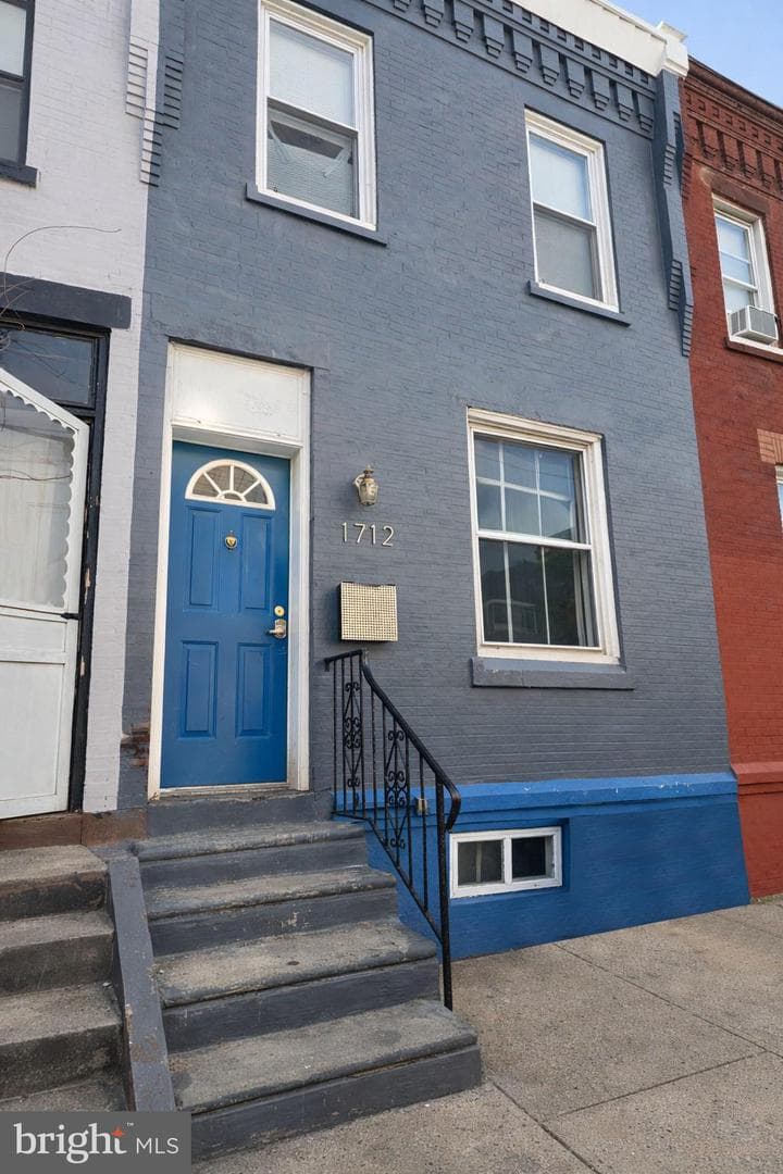 1712 N Bailey Street photo 4