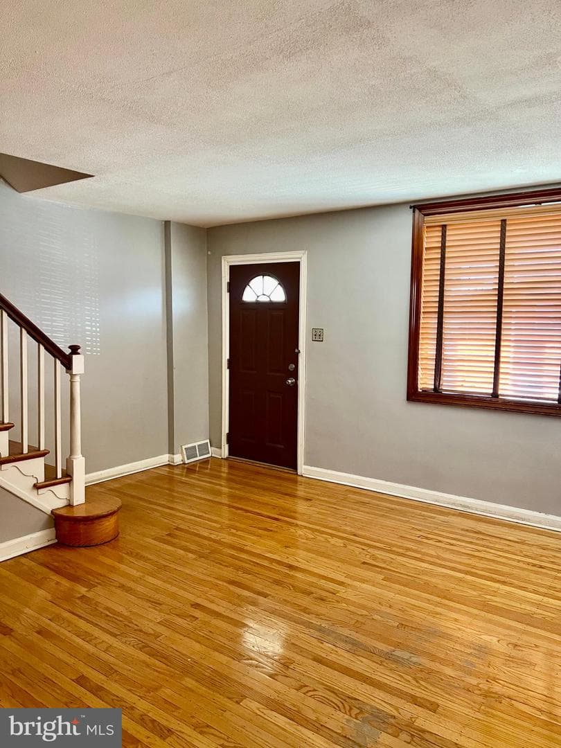 6128 Newtown Avenue photo 11