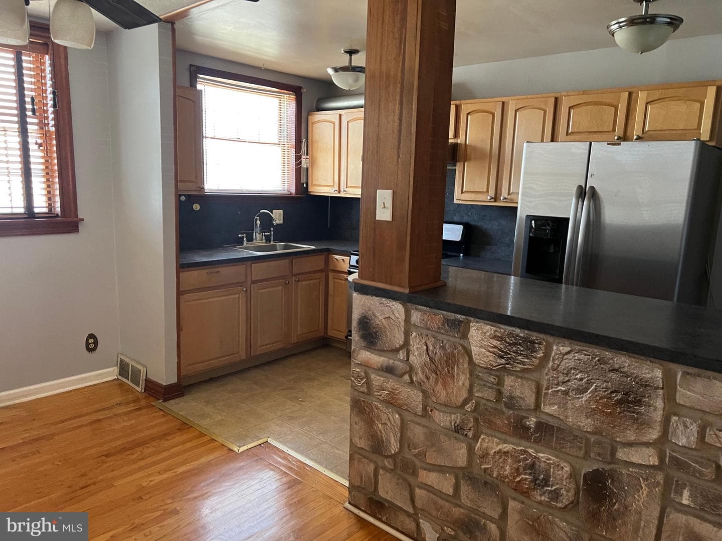 6128 Newtown Avenue photo 7