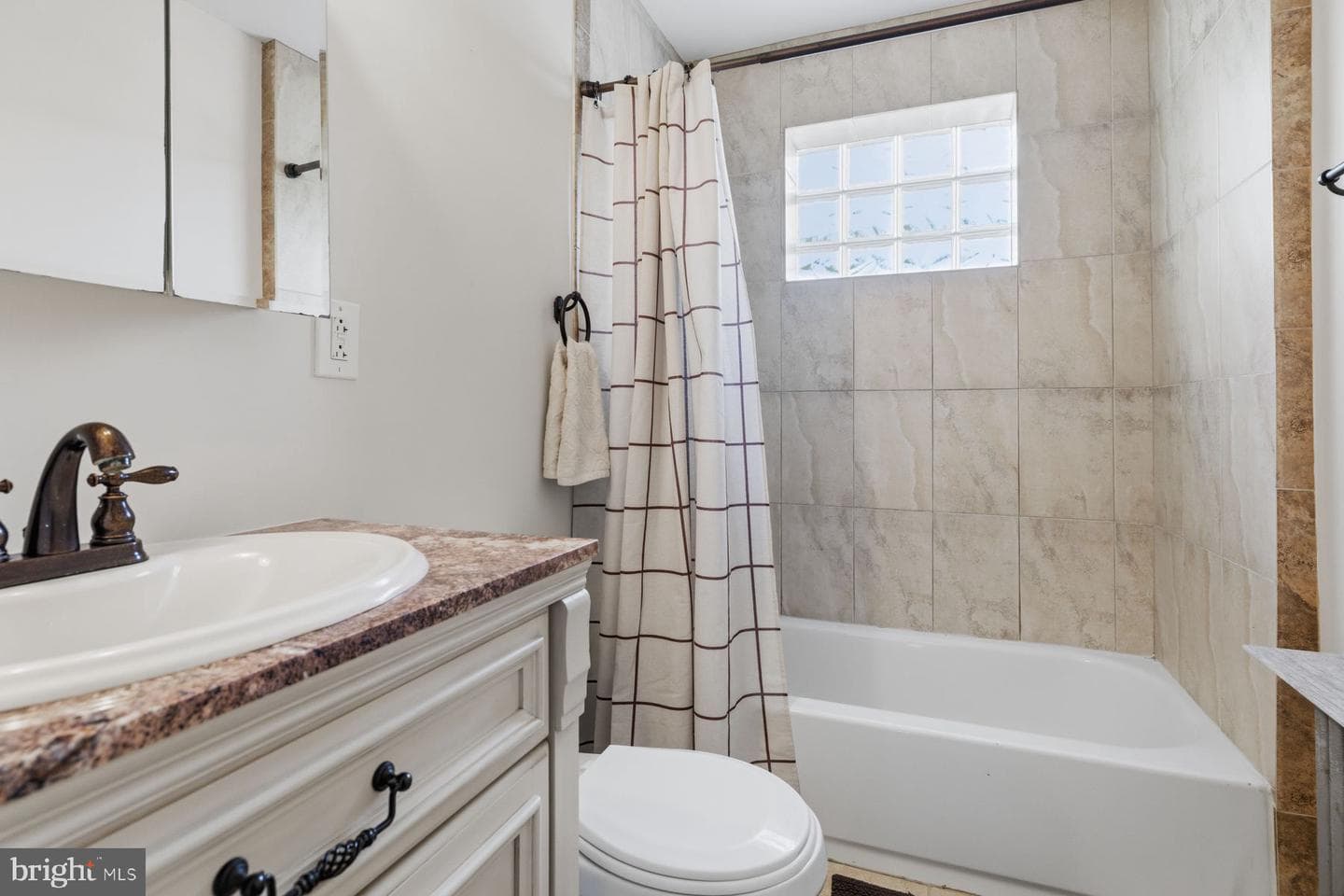 210 E Evergreen Avenue photo 10