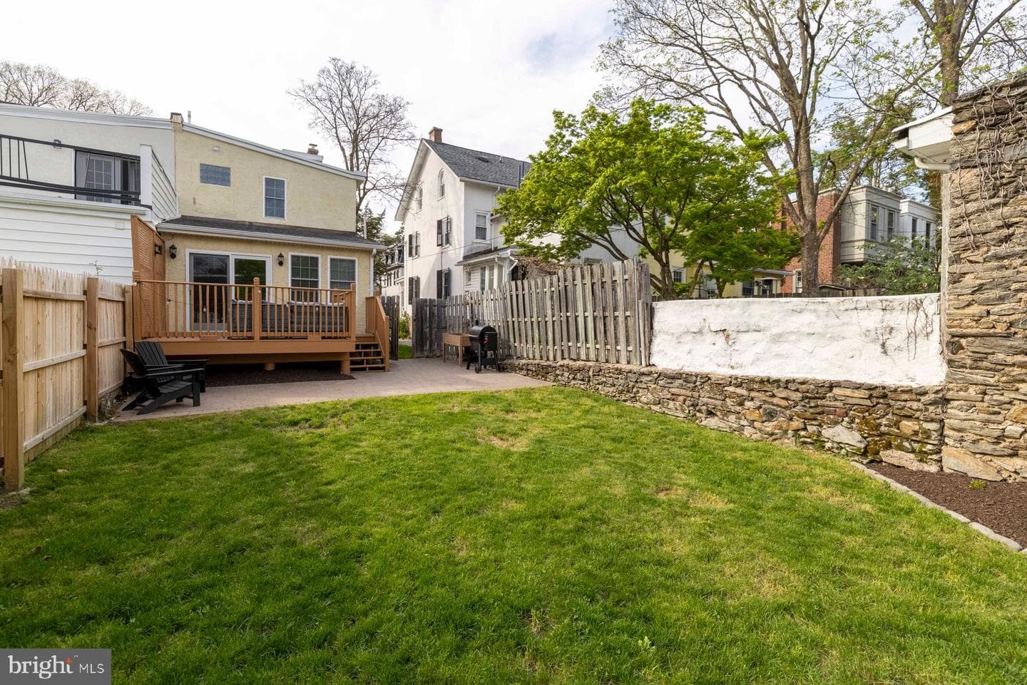 210 E Evergreen Avenue photo 15