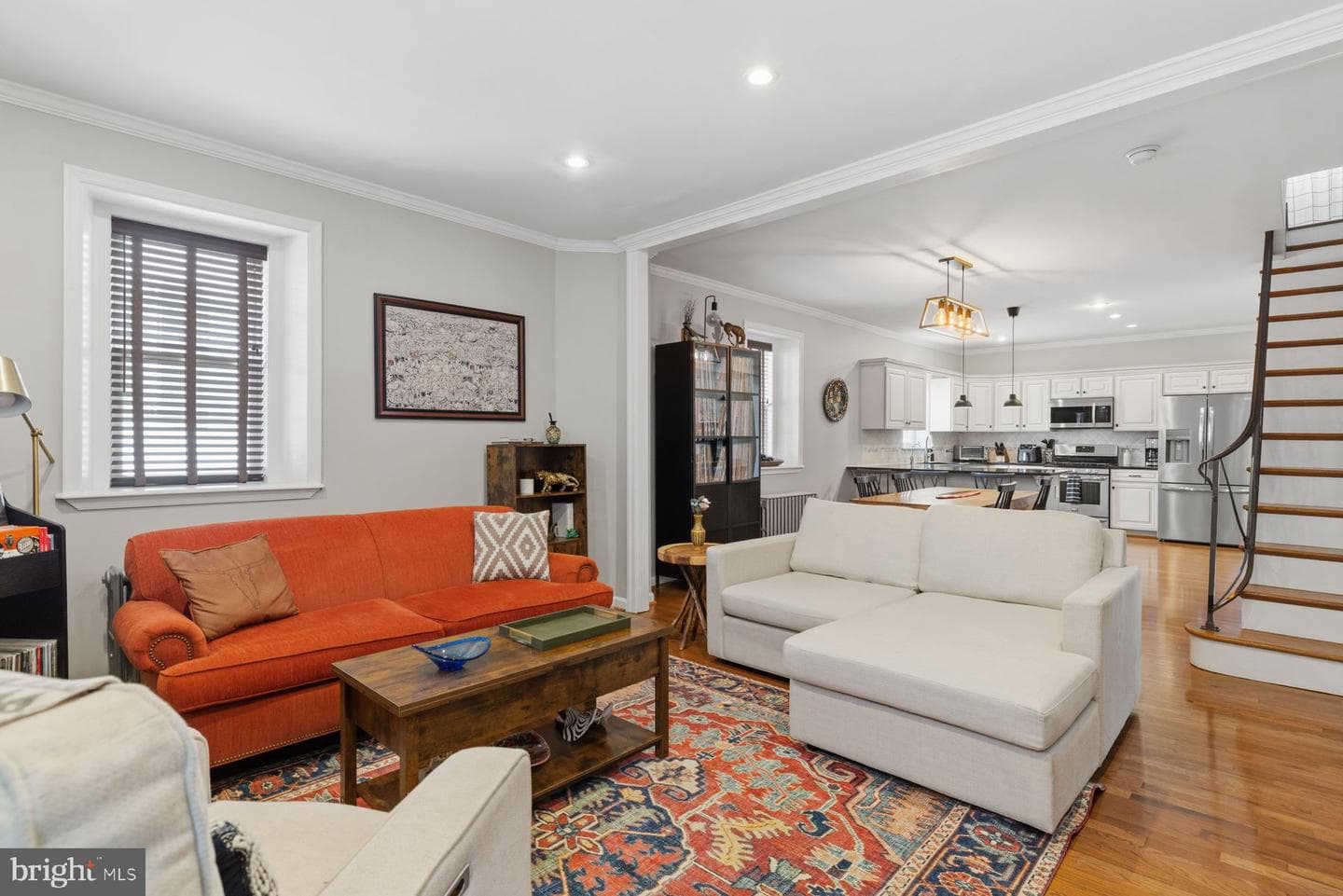 210 E Evergreen Avenue photo 2