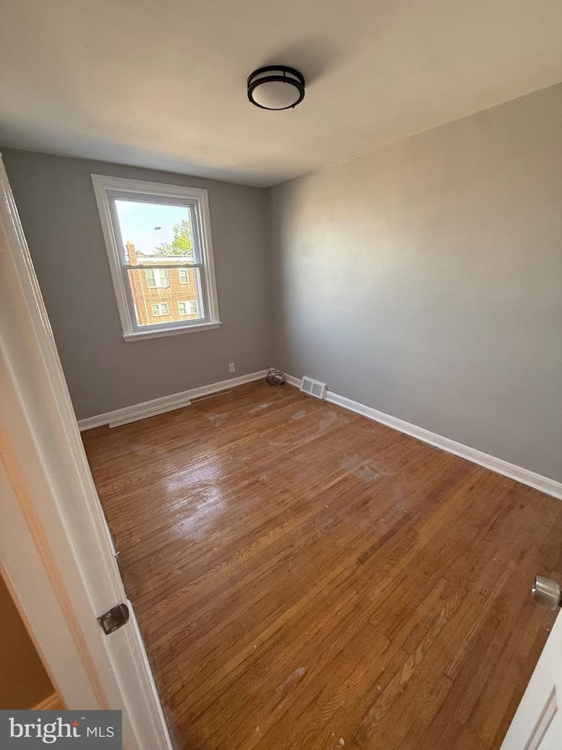 7213 Oakland Street photo 10