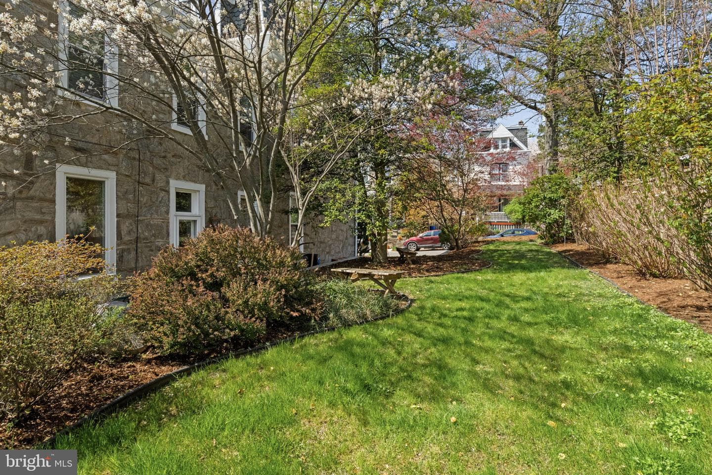 3534 Ainslie Street photo 107