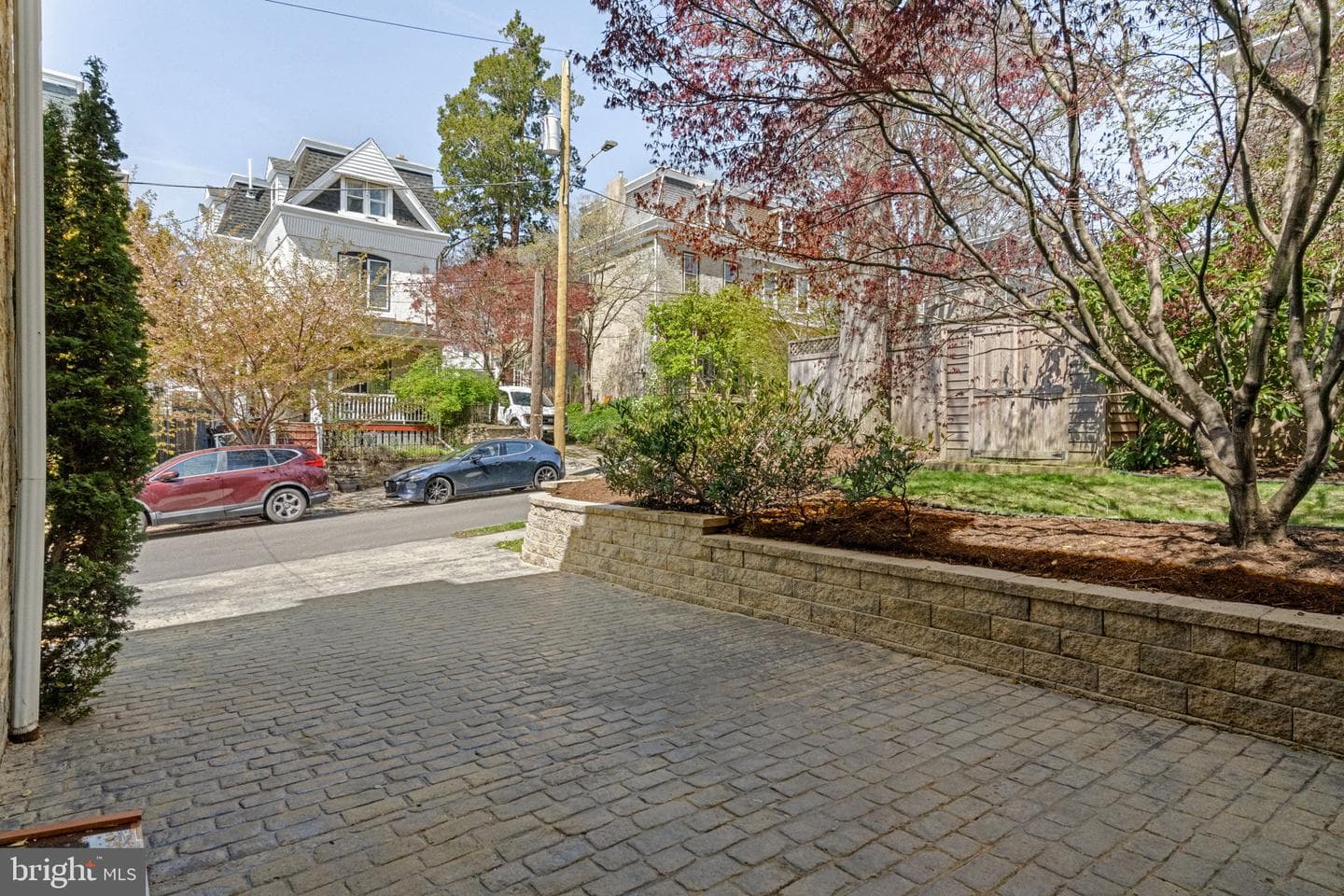 3534 Ainslie Street photo 116