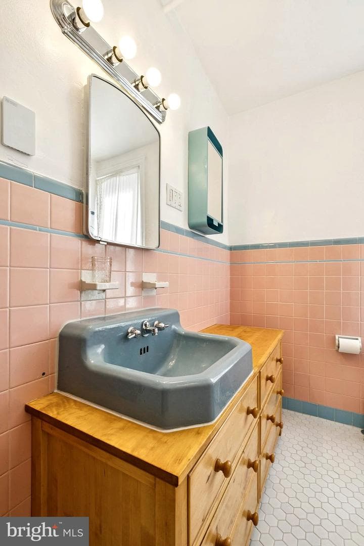423 E High Street photo 27