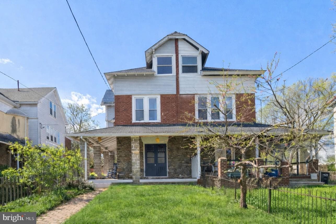 423 E High Street photo 3