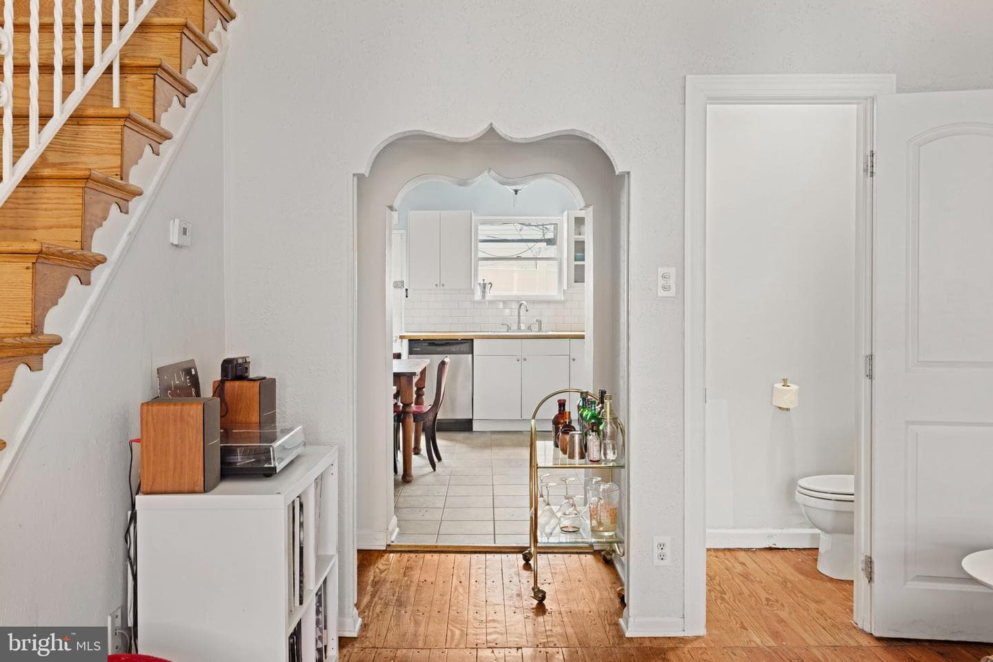 944 Tree Street photo 6