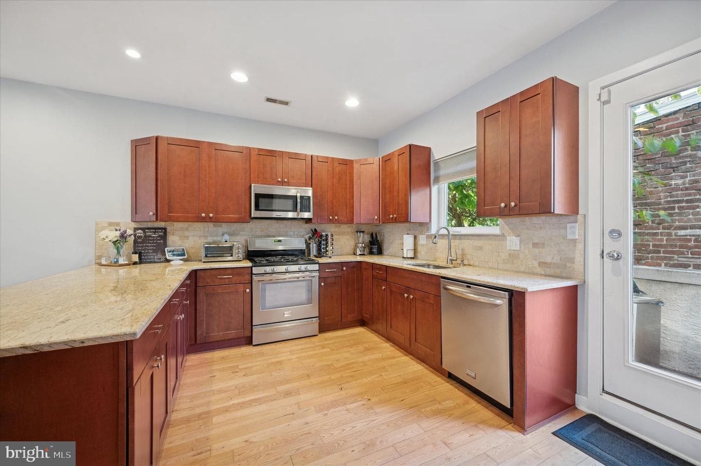 4128 Apple Street photo 9