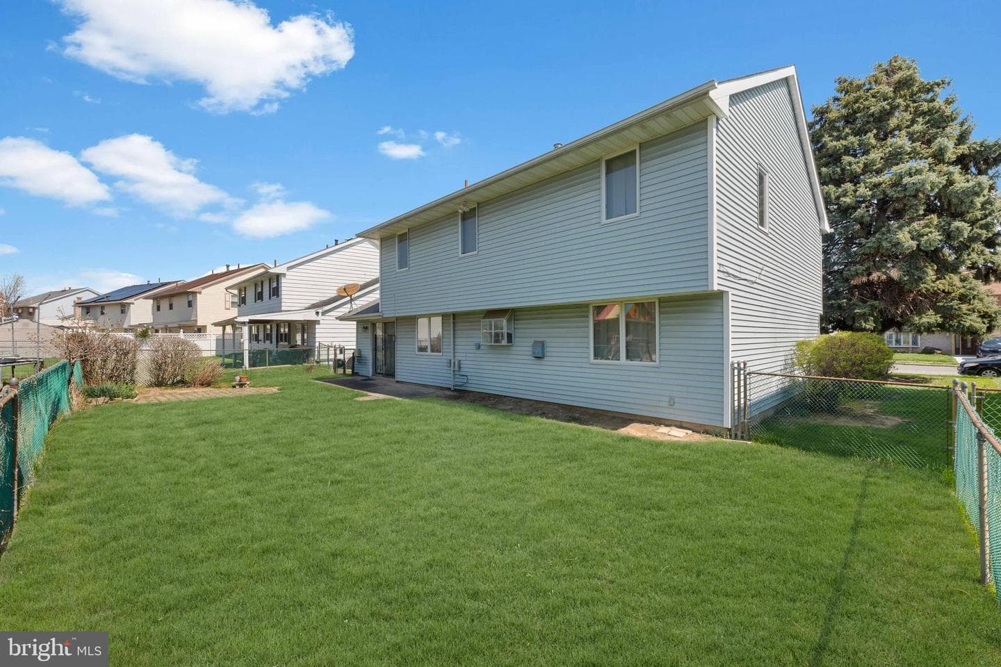 1858 Greymont Street photo 7