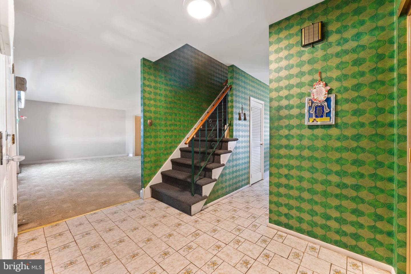 1858 Greymont Street photo 9