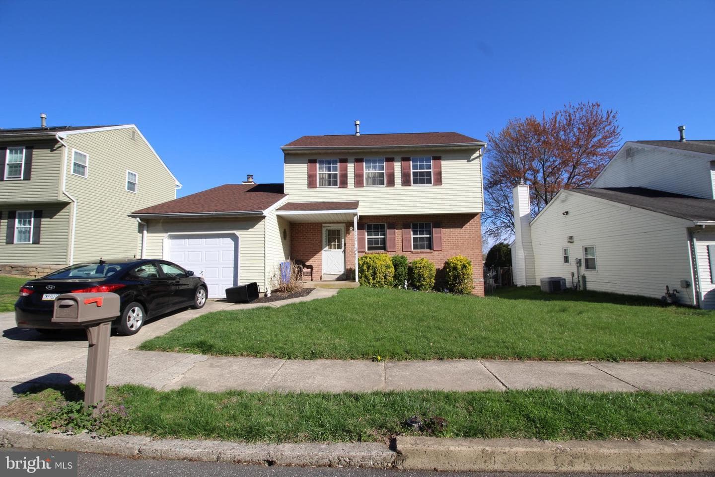 15205 Bernita Drive photo 2