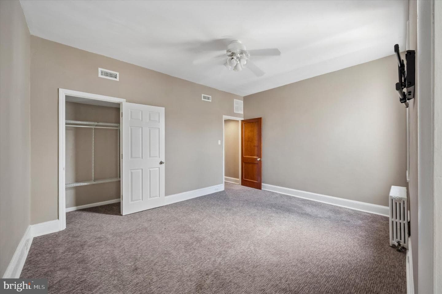 718 E Thompson Street photo 10