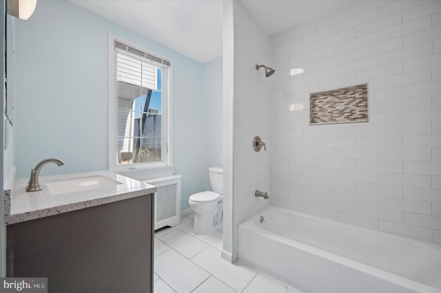 718 E Thompson Street photo 8