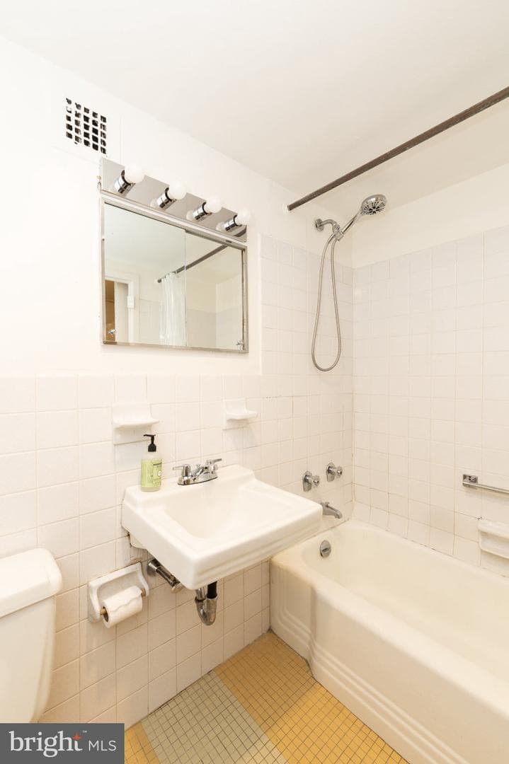 224 W Rittenhouse Square #1704 photo 13
