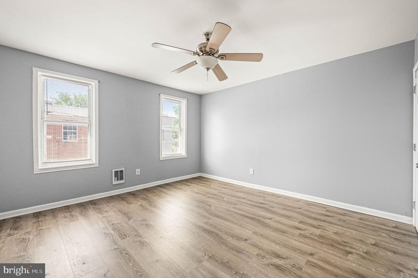 2123 E William Street photo 16