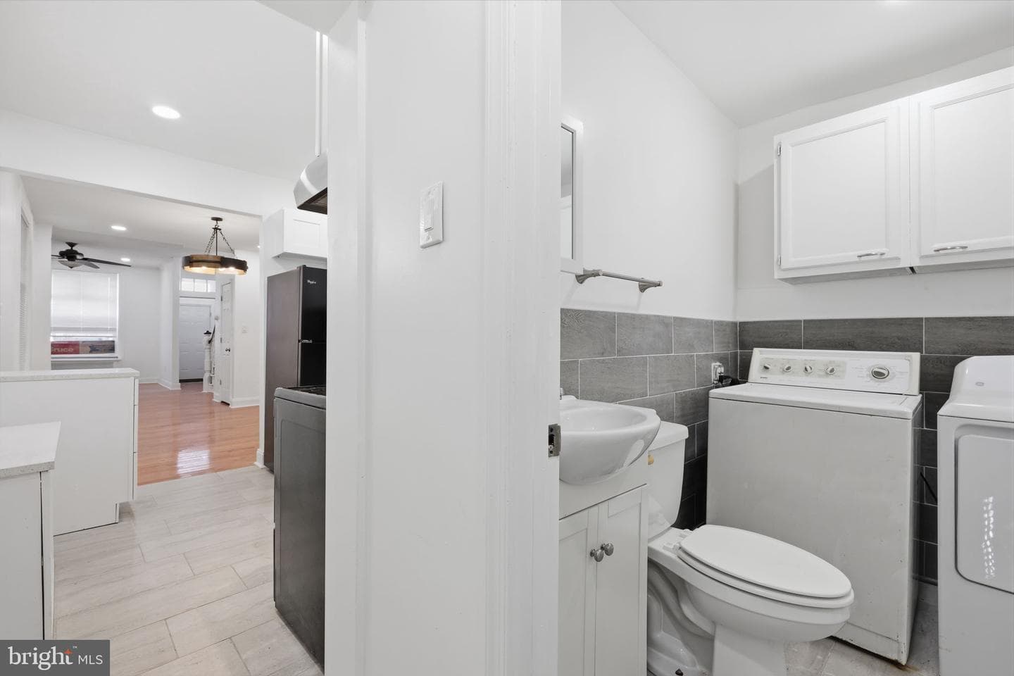 2024 W Berks Street photo 12