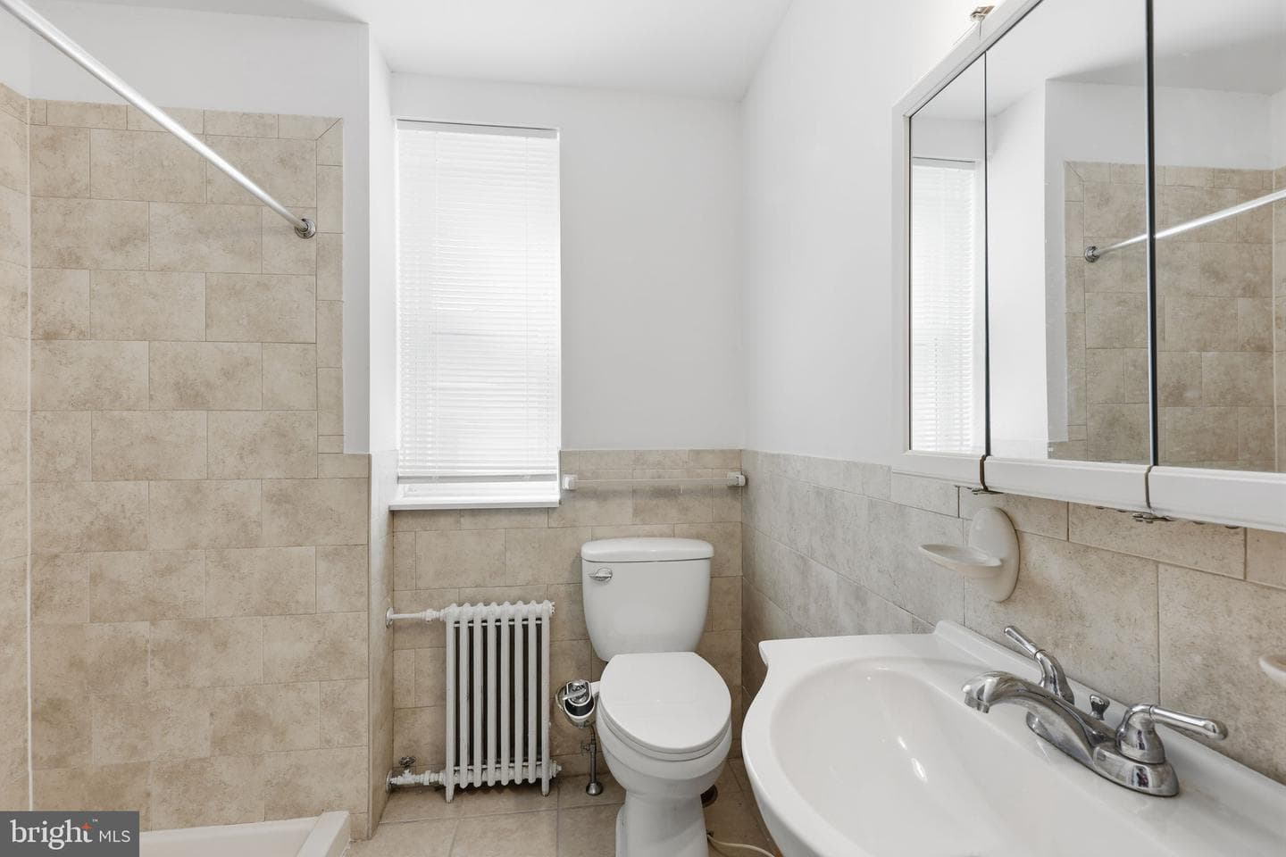 2024 W Berks Street photo 17