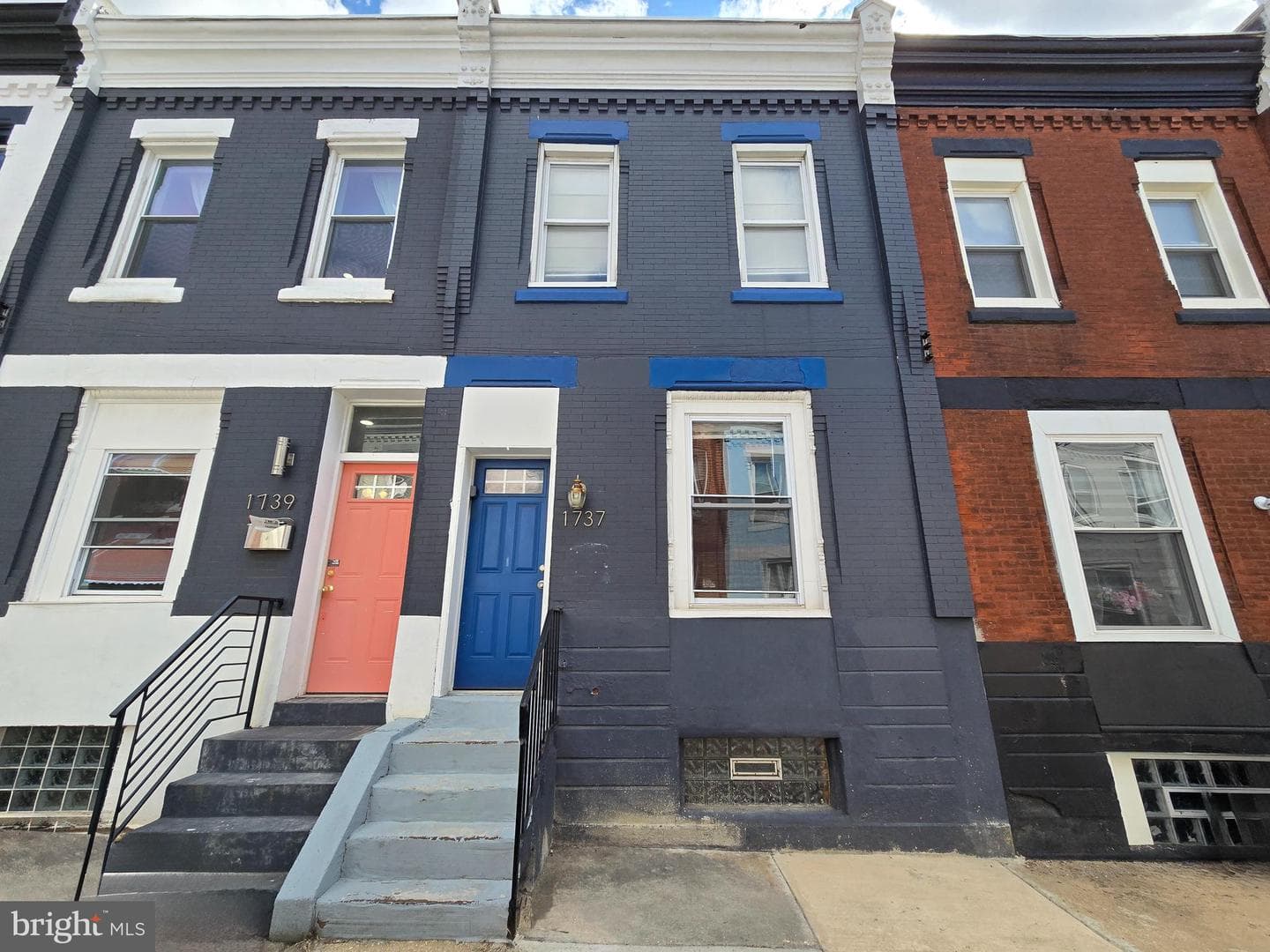 1737 N Dover Street photo 1