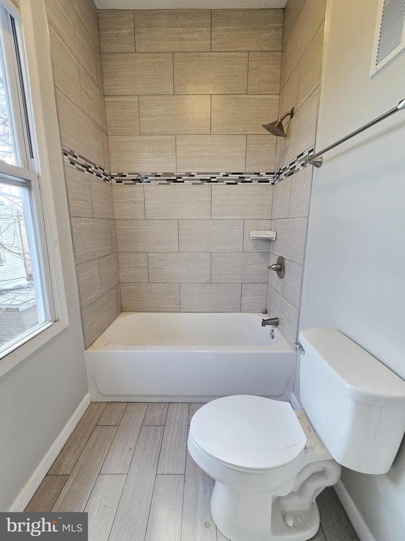 1737 N Dover Street photo 10