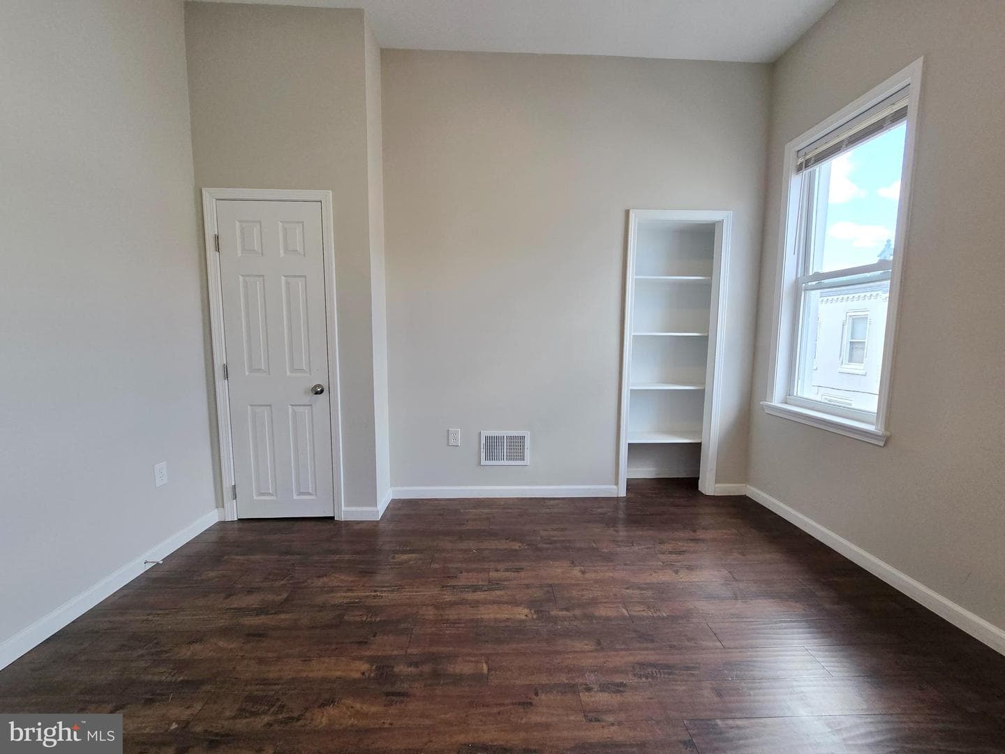 1737 N Dover Street photo 18