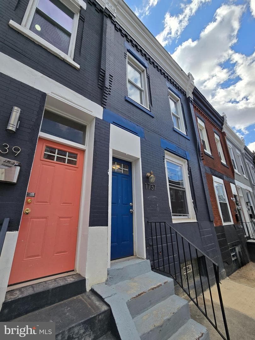 1737 N Dover Street photo 2